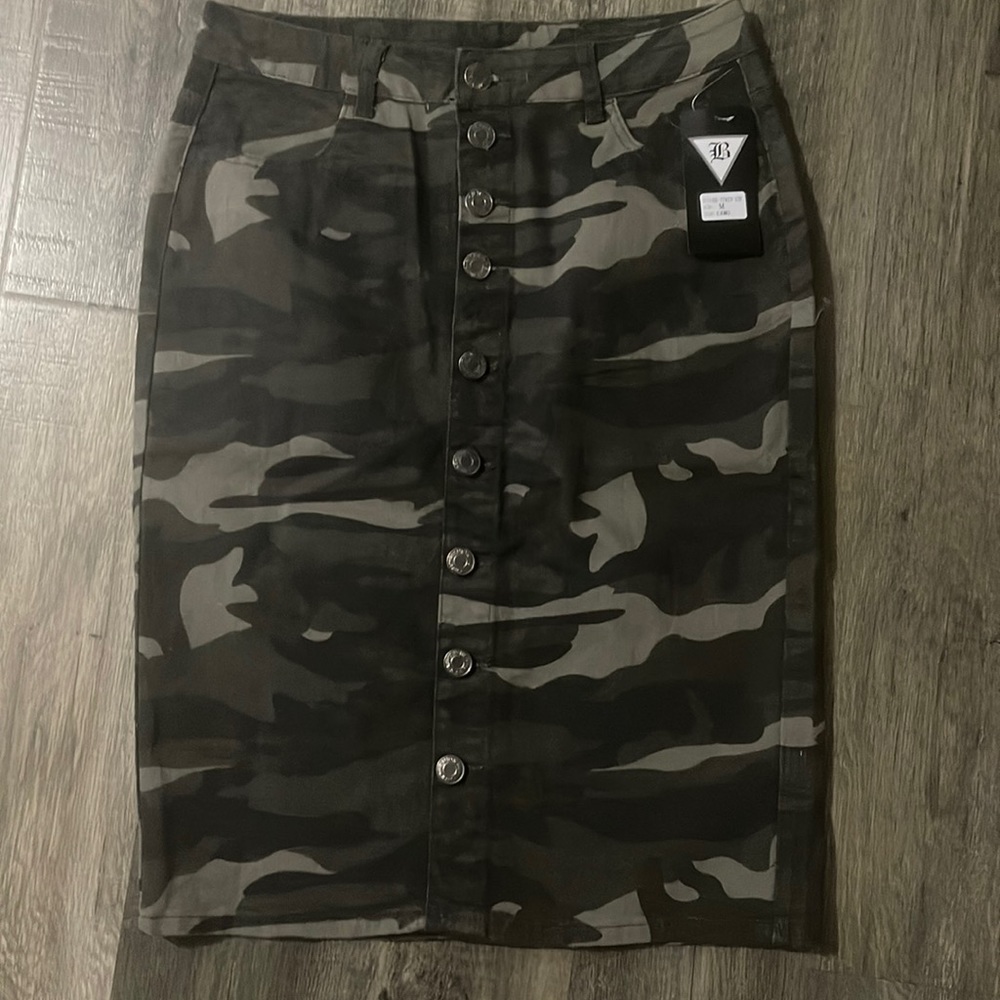 Be Girl @ USA Skirt Sz M green camouflage